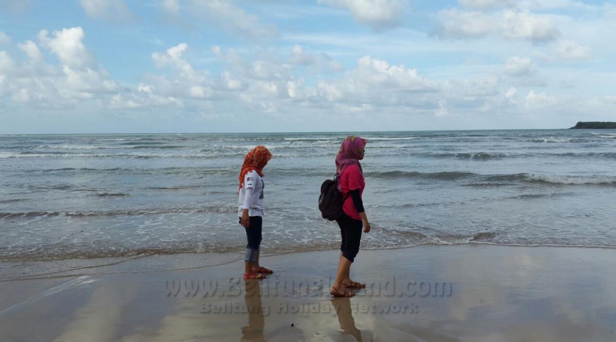 جدول اليوم #1 - الوجهة Burung Mandi|Bathing Bird|沐浴鸟|طائر الاستحمام