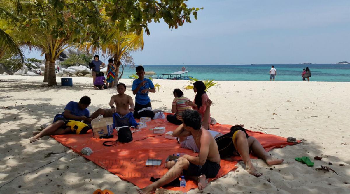 جدول اليوم #2 - الوجهة Pulau Lengkuas|Galangal Island|高良姜岛|جزيرة جالانجال