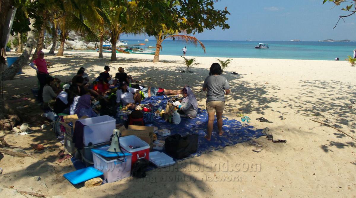 جدول اليوم #2 - الوجهة Pulau Lengkuas|Galangal Island|高良姜岛|جزيرة جالانجال